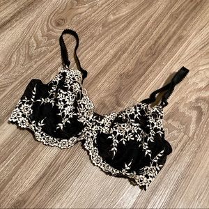 Wacoal 36 D floral lace bra